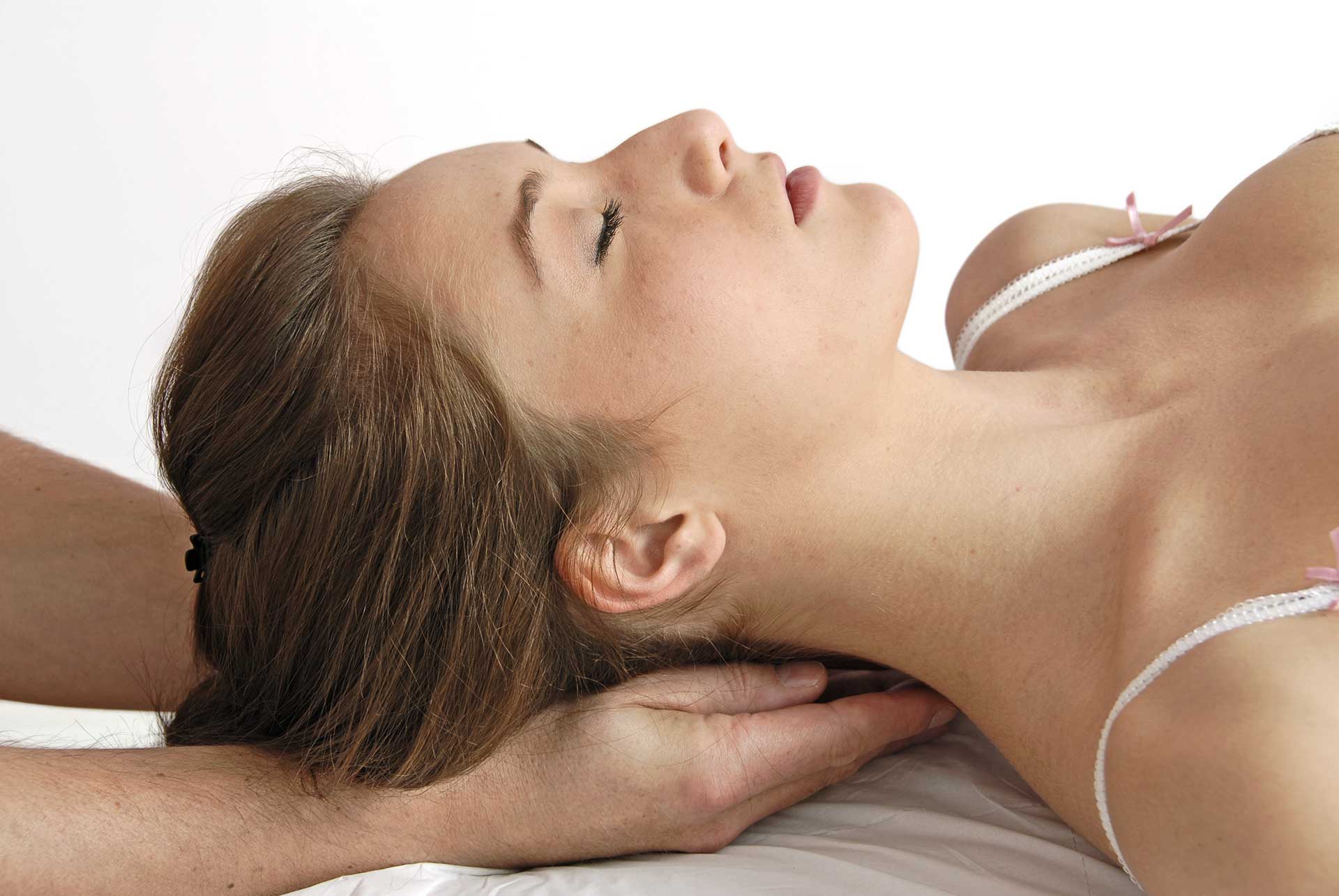 Nackenschmerzen - Massage hilft Nackenschmerzen - Massage hilft